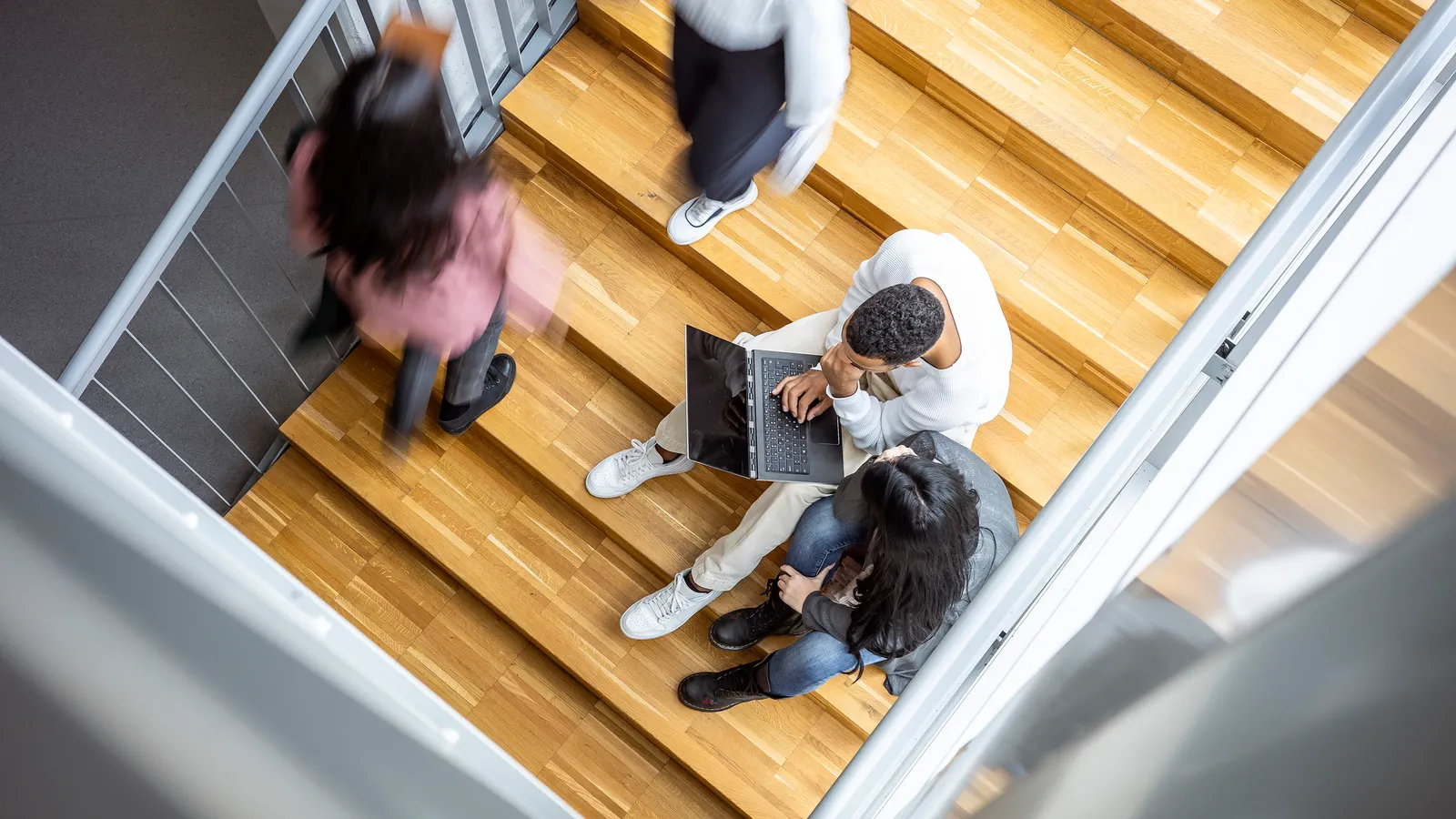 is-the-political-climate-driving-students-to-larger-colleges?