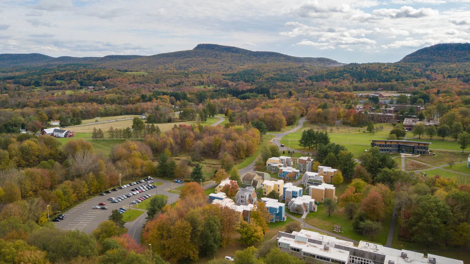hampshire-college-to-close-after-years-long-turnaround-effort-comes-up-short