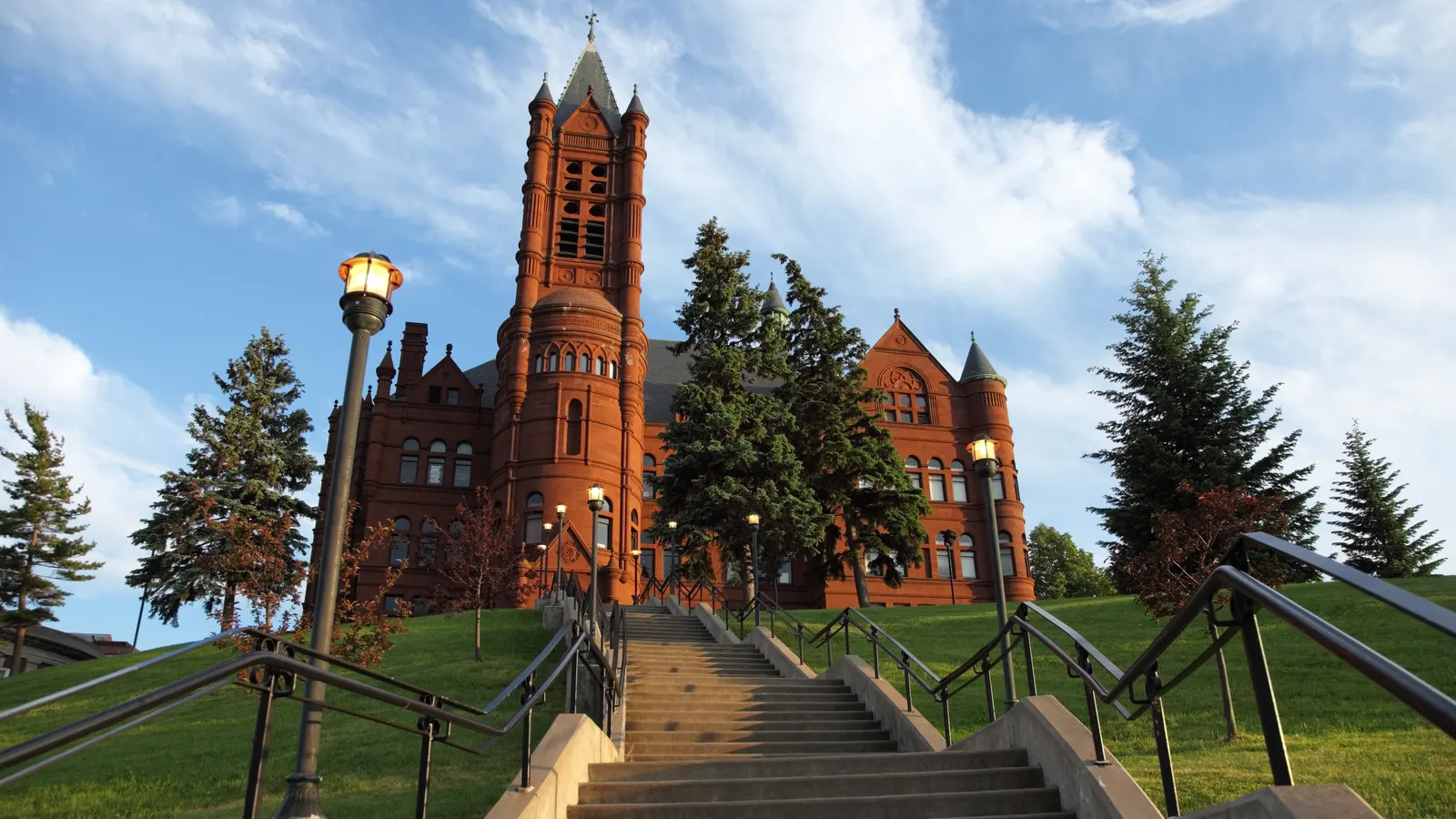 syracuse-university-offers-early-retirement-to-175-faculty