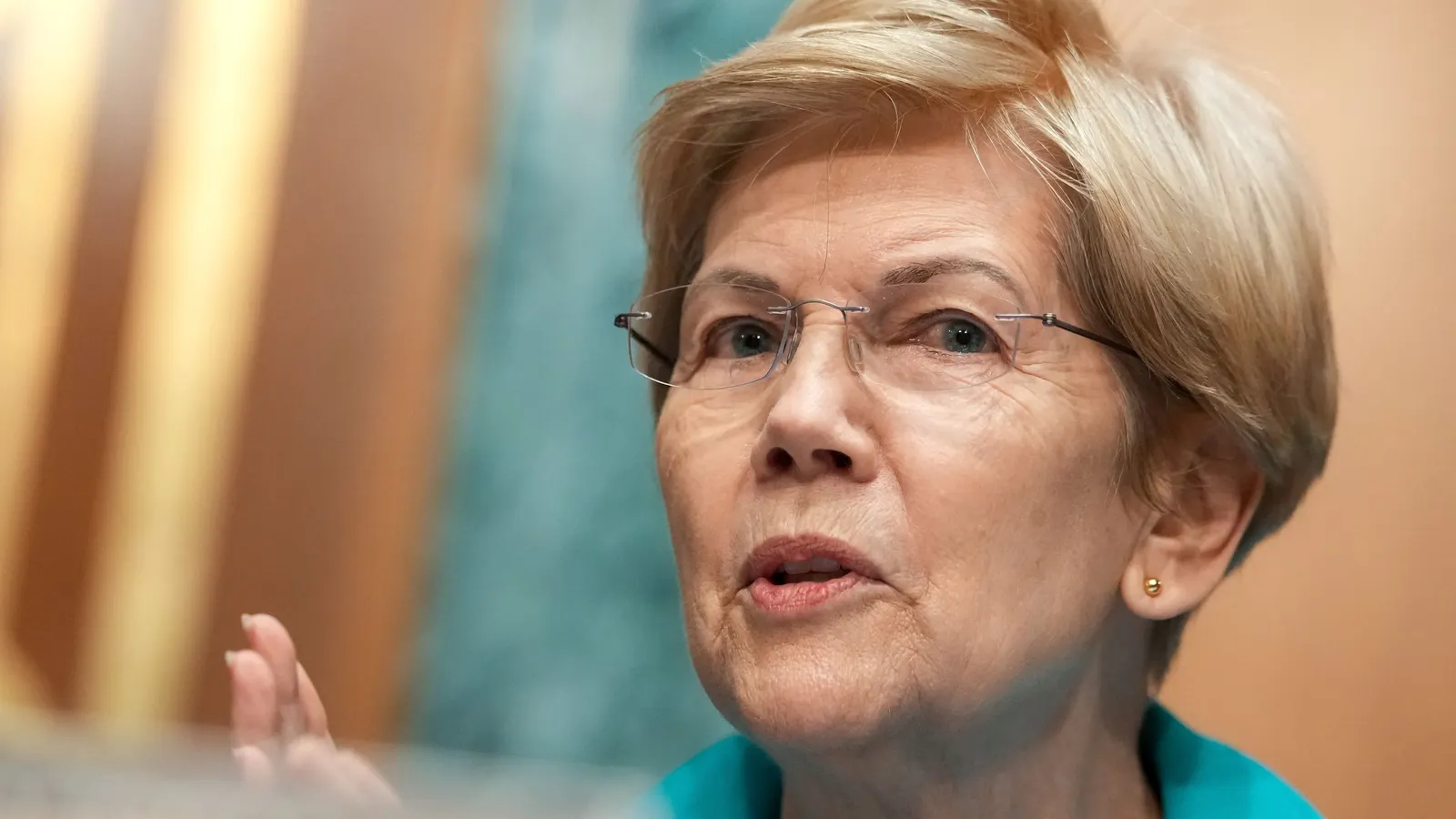 warren-requests-gao-investigation-into-education-department-layoffs