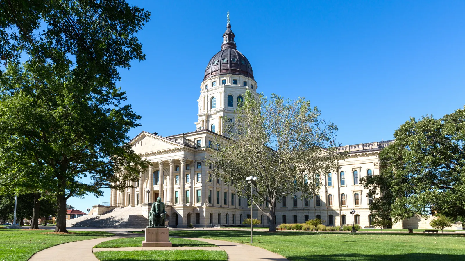 kansas-board-adopts-definitions-for-ban-of-dei-crt-in-required-courses