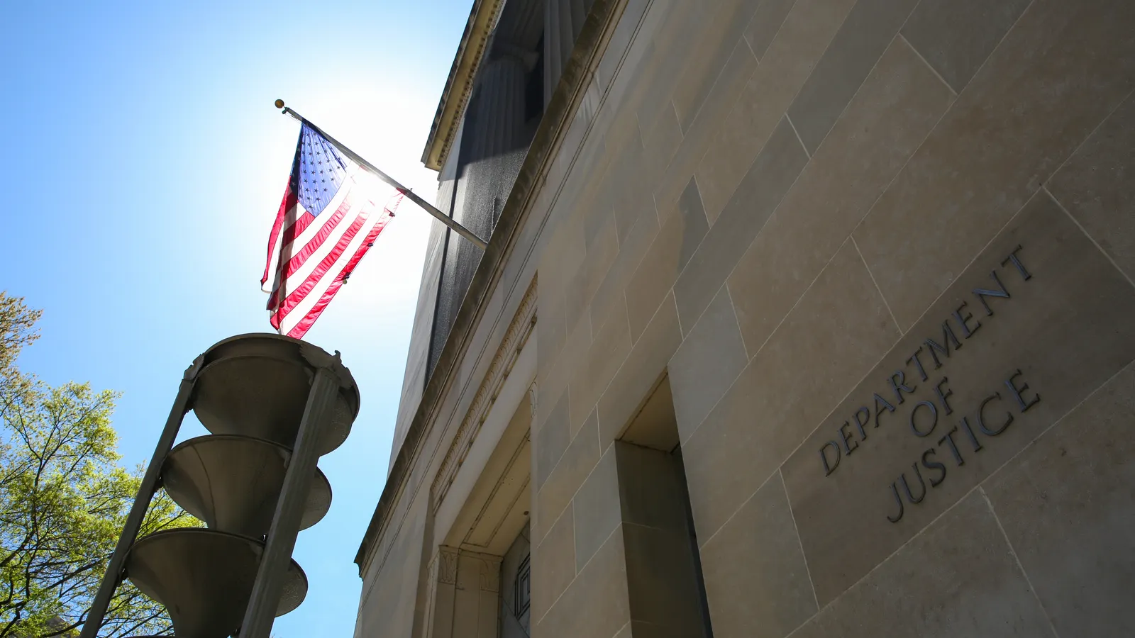 Court blocks in-state tuition for undocumented students in Illinois